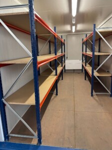 20ft geïsoleerd met stelling